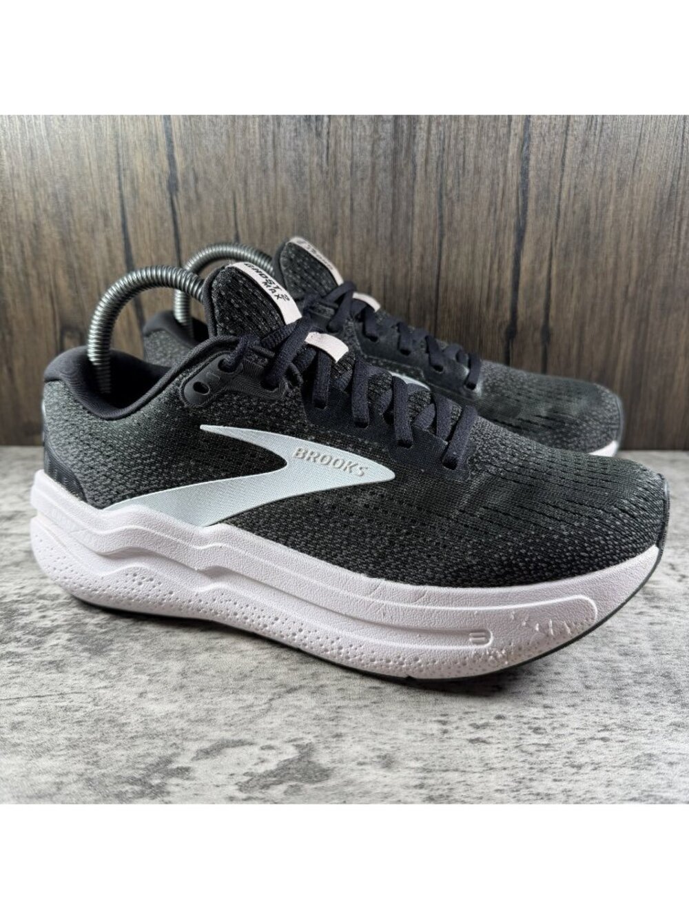 Brooks Ghost 16 Women’s Size 8 Medium (B) Black White Orchid Ice (1204071B0077)